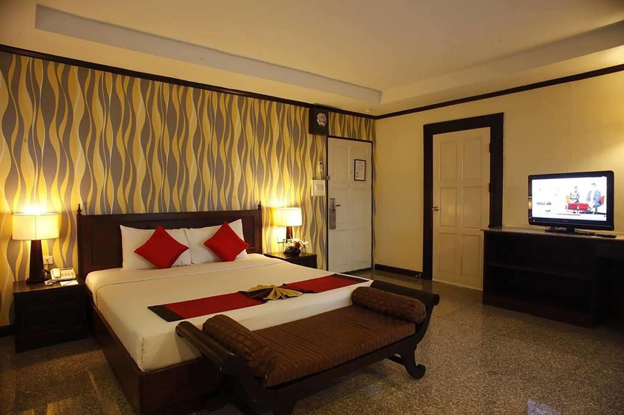 Hotel Royal Panerai Chiangmai 3*